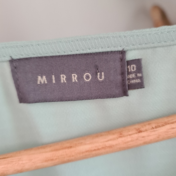 Pastel Green Ruffle Sleeve Top Size 10 - Picture 4 of 10